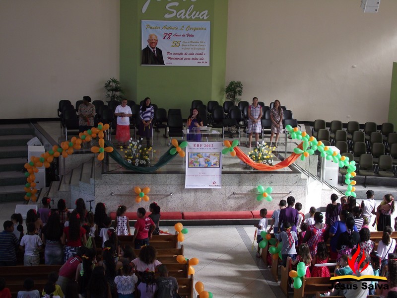 Crianças participam do Encontro Bíblico de Férias (EBF)