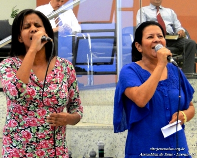 Tr&ecirc;s perguntas fundamentais. Confira fotos e trechos da mensagem de um culto aben&ccedil;oado.