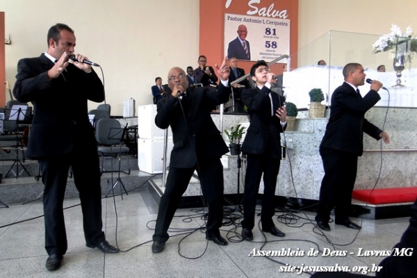 Domingo alegre e cheio da beleza de Cristo. Confira fotos do culto de ceia e de domingo à noite