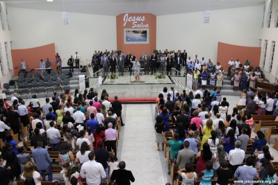 Igreja passa a virada do ano em ora&ccedil;&atilde;o