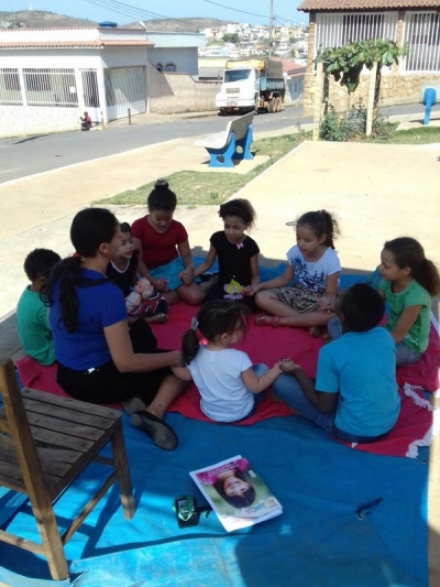 Escola Bíblica Dominical ao ar livre